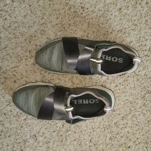 Like new Sorel Kinetic sneakers size 9.5